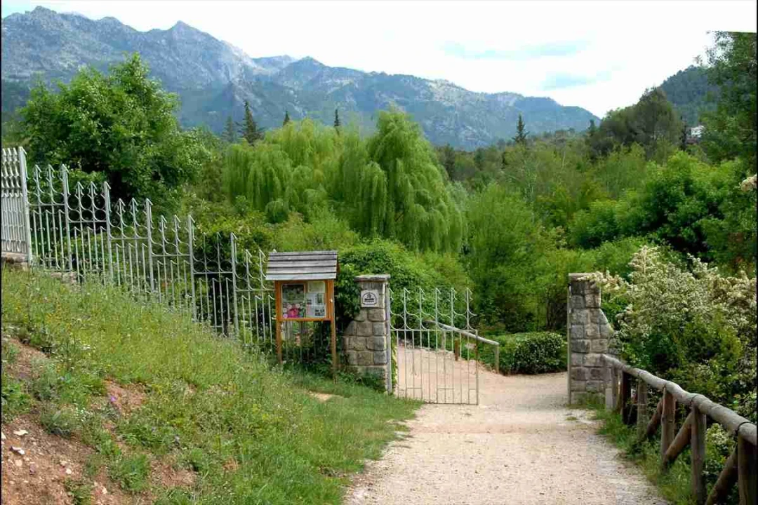 Jardín Botánico Torre del Vinagre