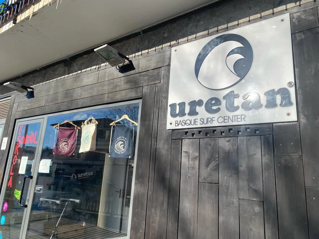 URETAN BASQUE SURF CENTER  ESKOLA