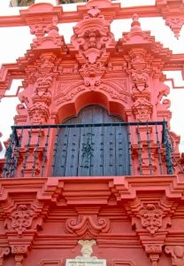 Casa señorial calle Lora del Río 8
