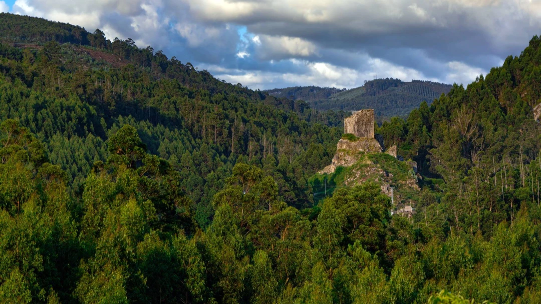 Castelo de Naraío e ribeira do Río Castro (San Sadurniño)