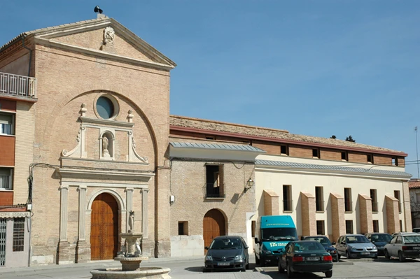 Iglesia y claustro del antiguo convento de franciscanos