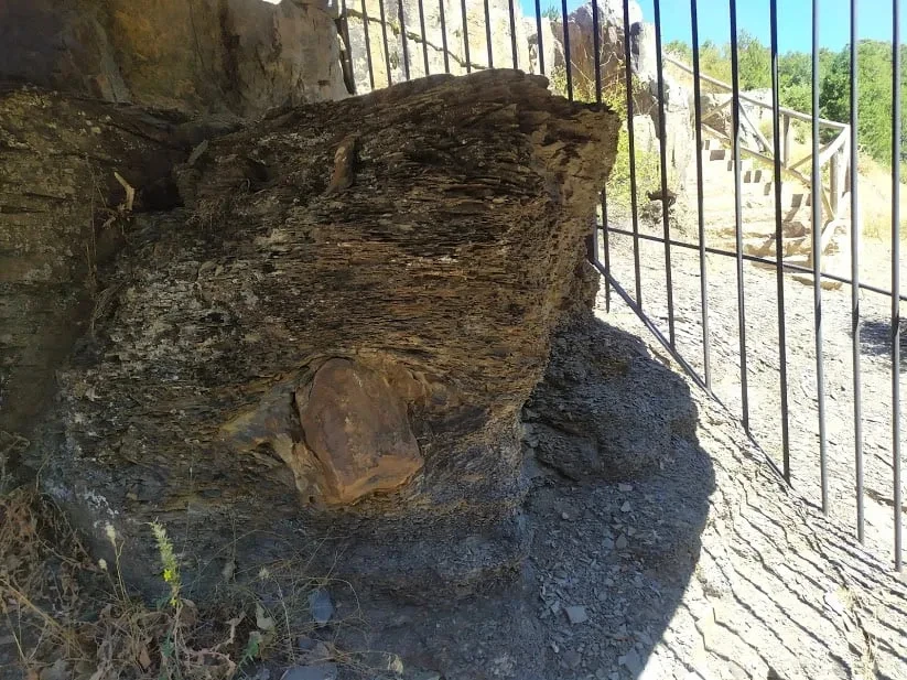 Dropstone Checa