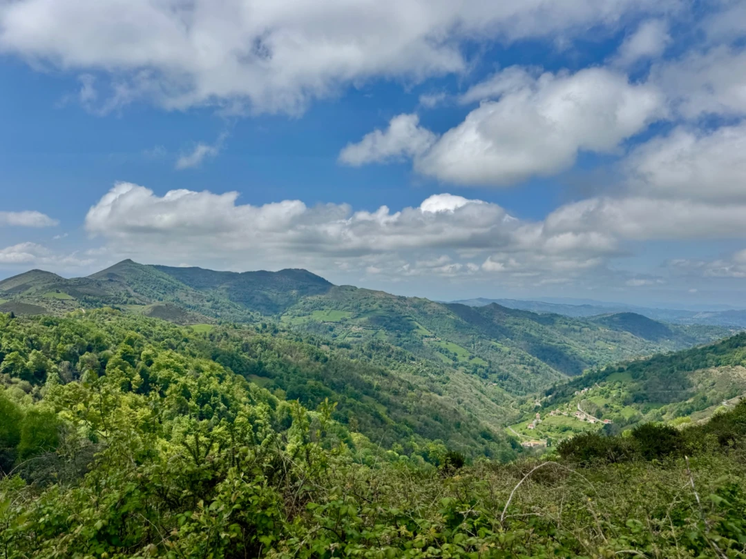 Mirador al Valle de Samuño – Les Cruces (885 m)