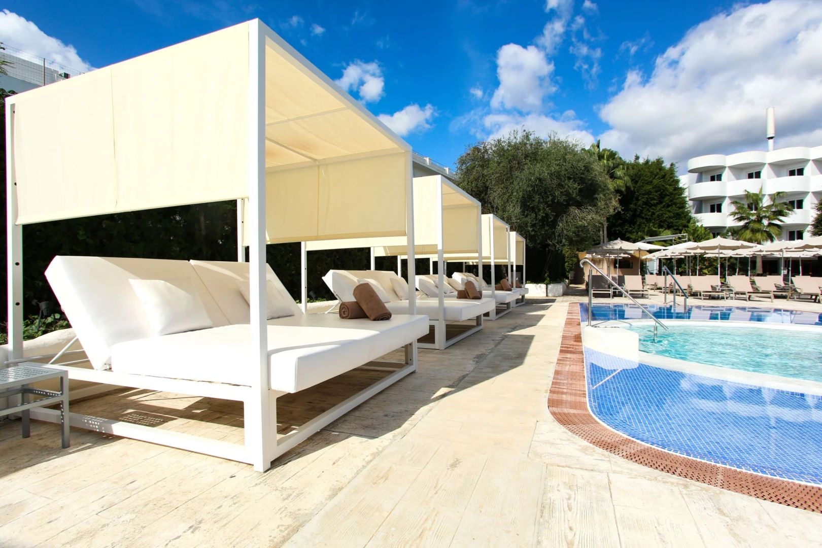 Fido Tucan Beach Hotel