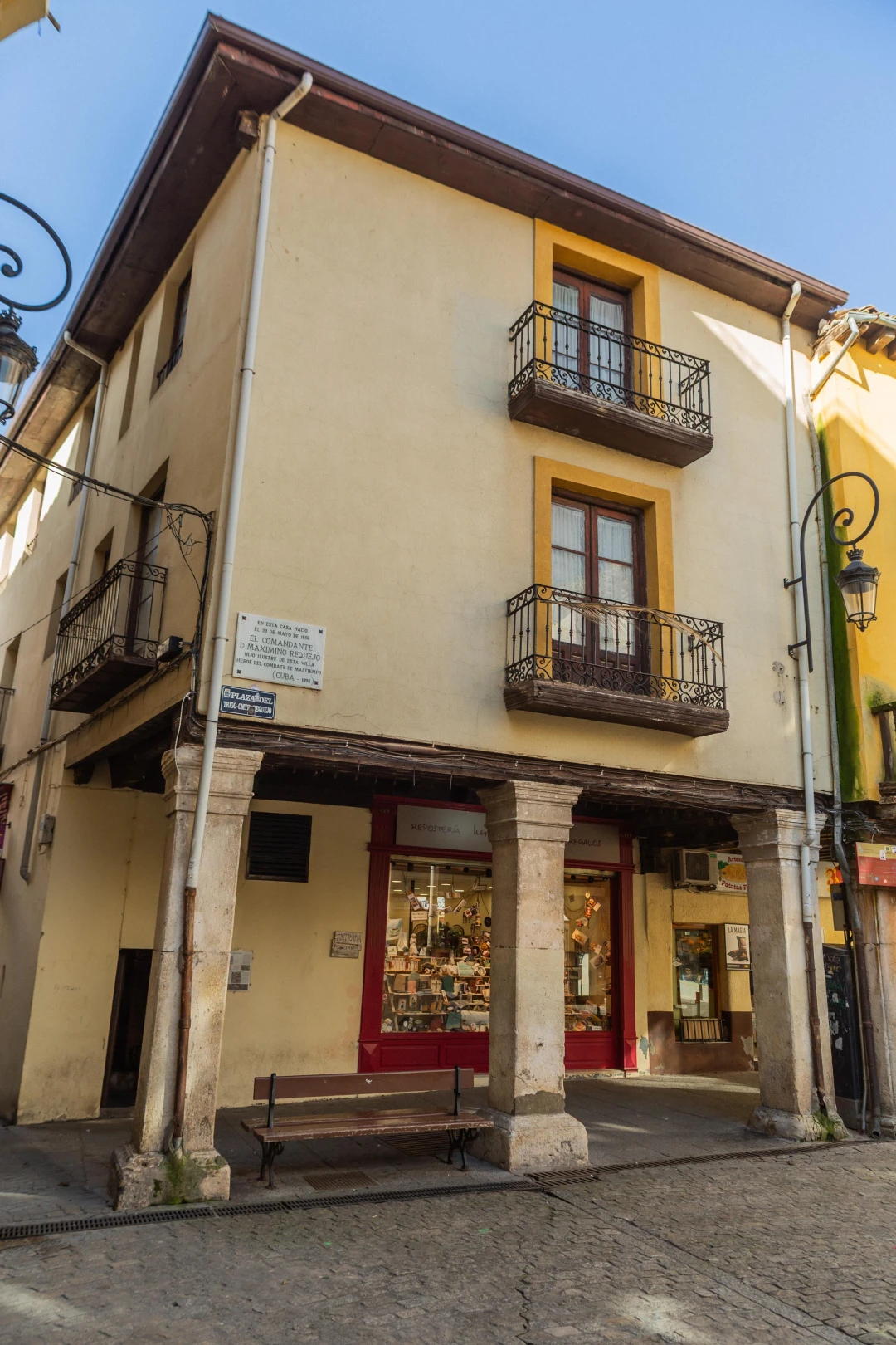 Casa Castellana (Siglo XVIII) – Comandante Requejo