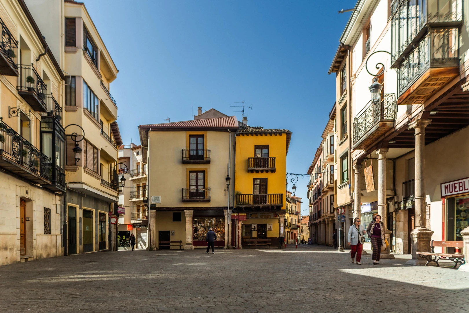 Casa Castellana (Siglo XVIII) – Comandante Requejo