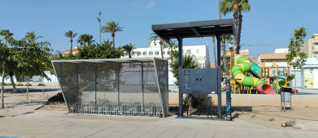 Puntos de recarga y reparación de bicicletas y patinetes eléctricos