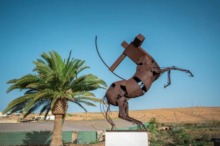 Esculturas del pueblo de Pájara