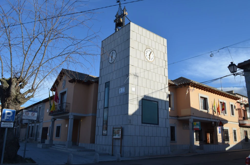 Ayuntamiento de Las Ventas con Peña Aguilera