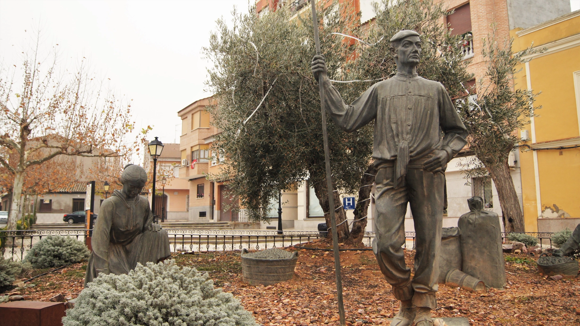 Monumento al Aceitunero